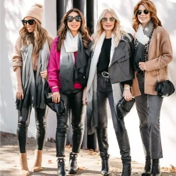 The Carly NWT Cushnie Grey Horizon Ombré Scarf. Lux oversized multi use,45 x 75. - Picture 5 of 9